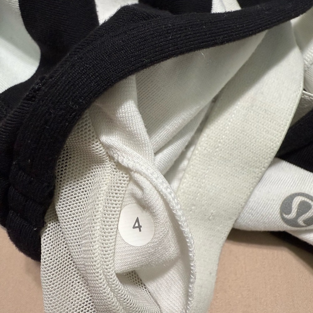 Lululemon Athletica Black and White Tank Top Size 4 - Picture 4 of 8